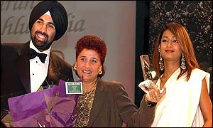 Mo Kohli, Kiranjit Ahluwalia and model Farheen Khan